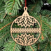 Новогодний шарик Снежинки с узором, 6 см